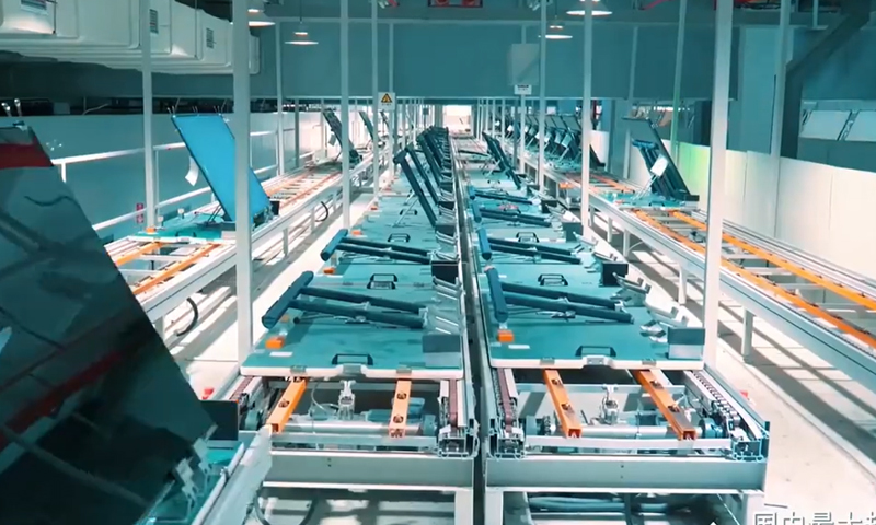652bc23682812.jpg tv assembly line -10.jpg