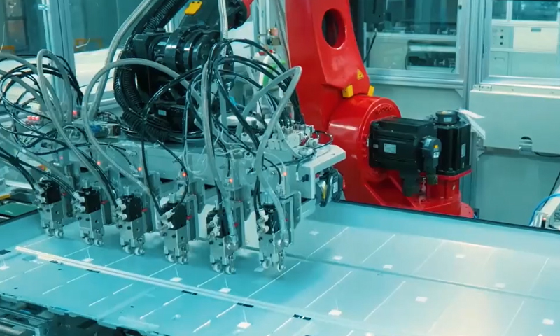 652bc256b0f8c.jpg tv assembly line -9.jpg