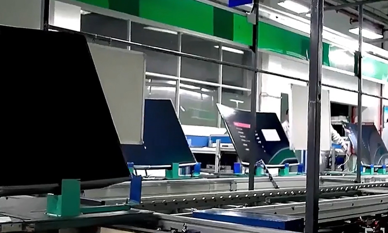 652bc264d4cbd.jpg tv assembly line -0.jpg